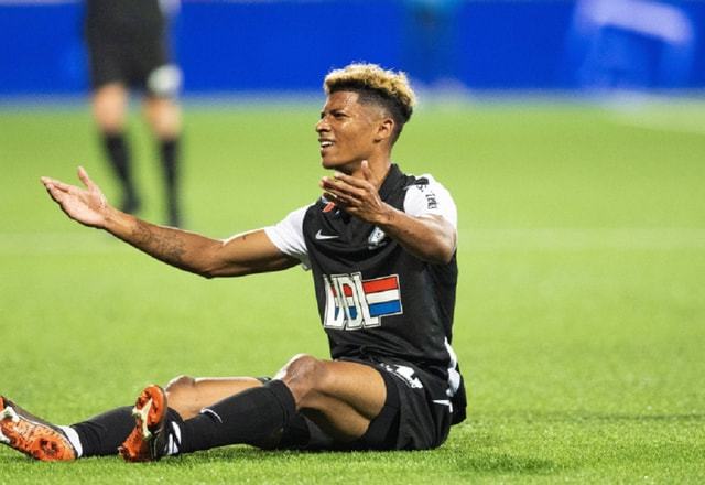 她面对强劲 她面对强劲