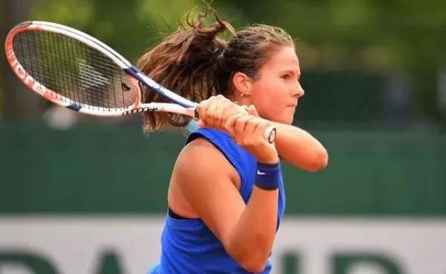 的举动显得 的举动显得