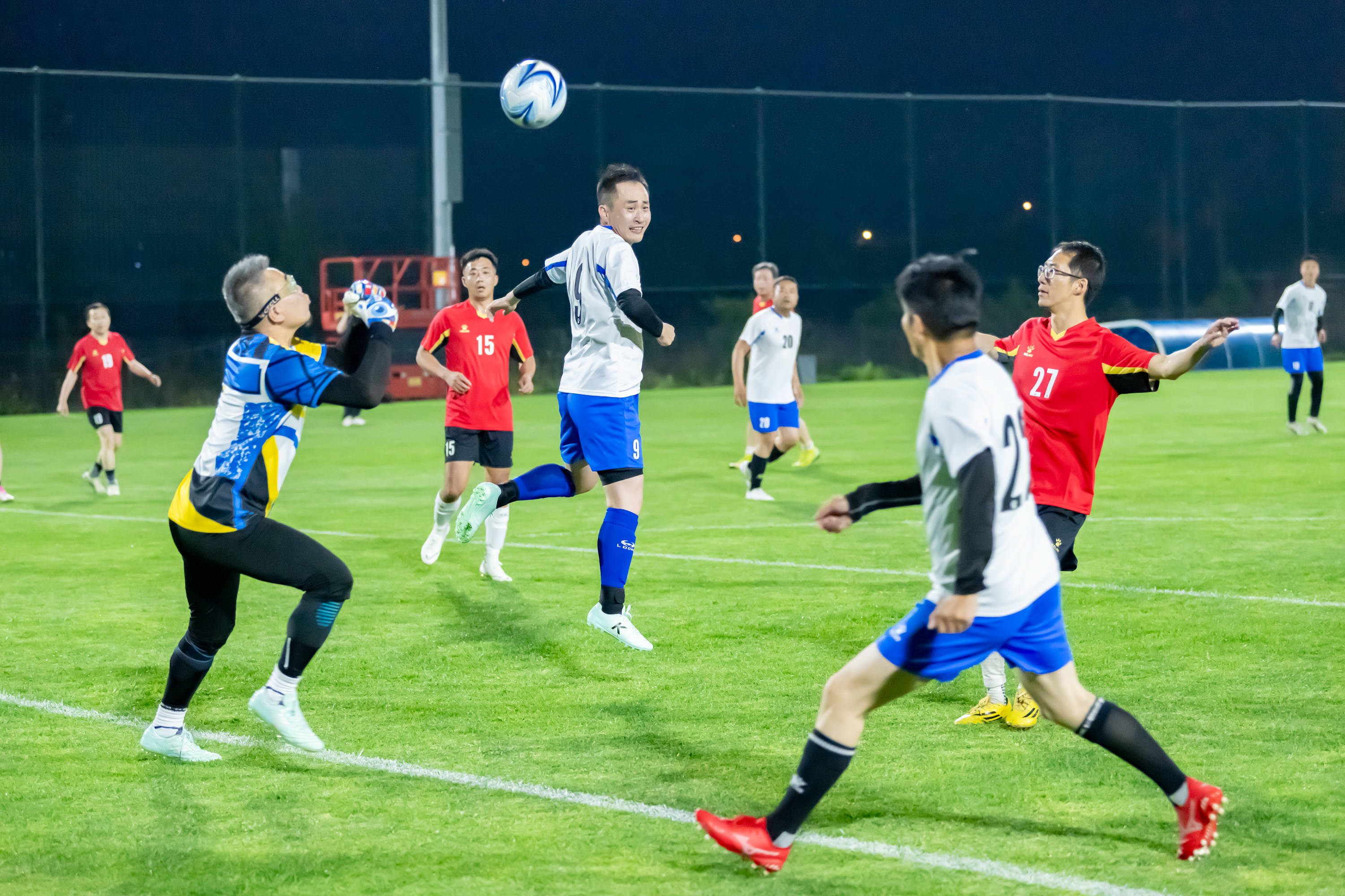 确保球队在 确保球队在