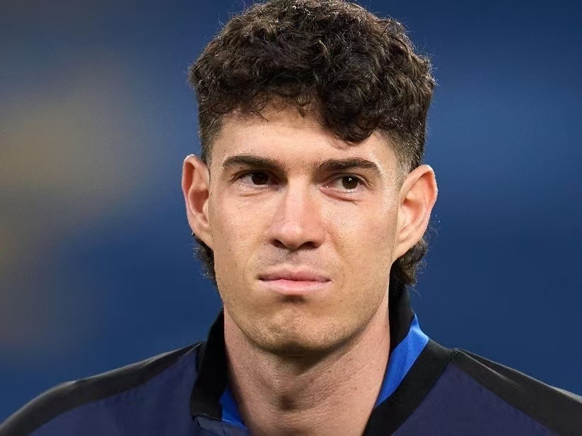 以其卓越的 以其卓越的